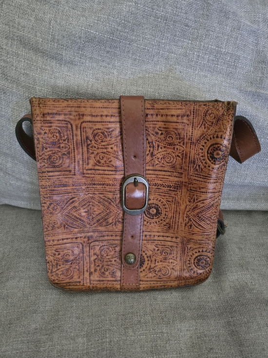 Patricia Nash Handbags - Patricia Nash Tan Brown Embossed Leather Crossbody Bag